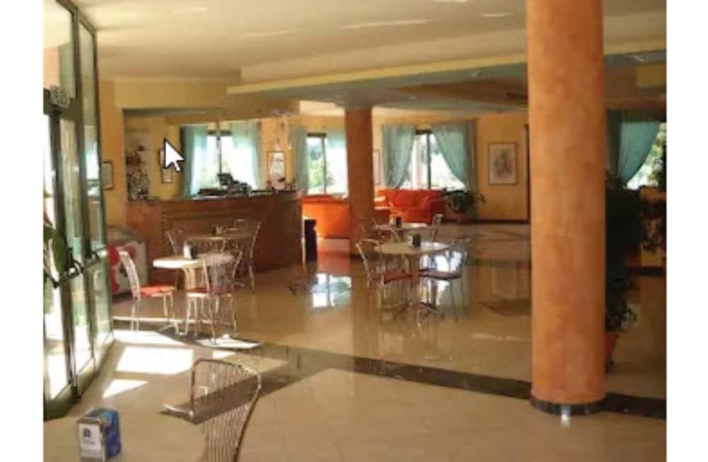 Hotel Baia Marina Orosei Exterior foto