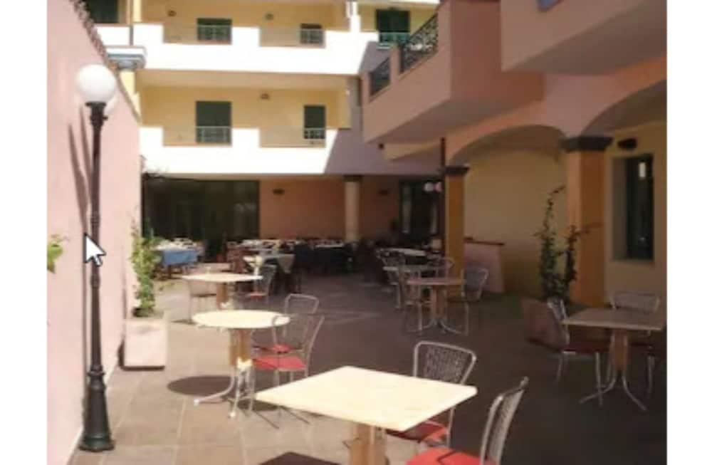 Hotel Baia Marina Orosei Exterior foto